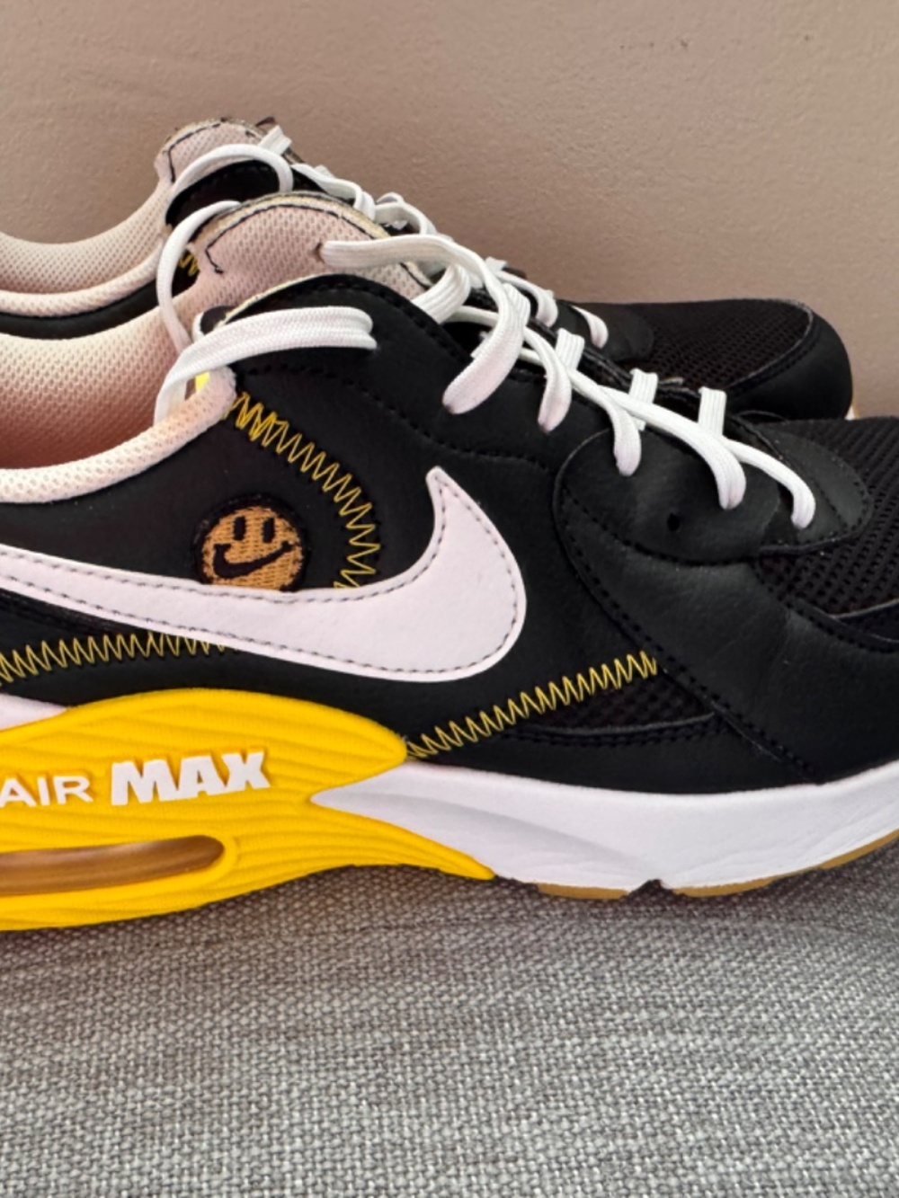 Nike Air Max Black and Yellow "Go The Extra Smile" - Picture 3 of 10